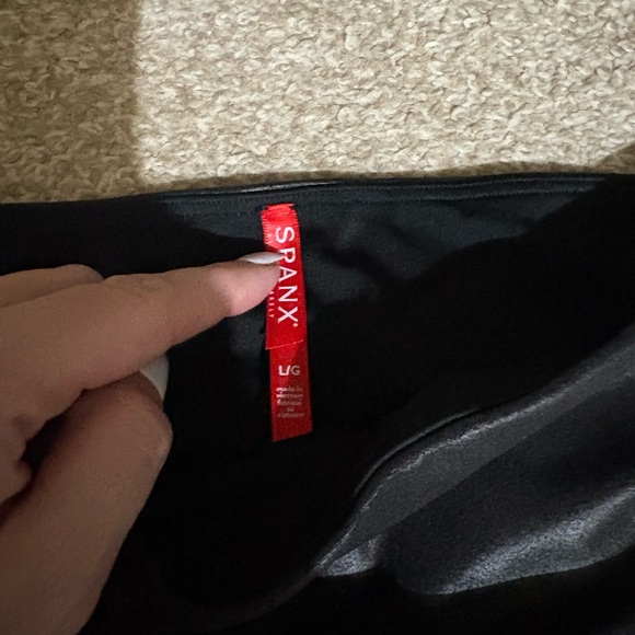 SPANX Sleek Black Leggings - Picture 2 of 2